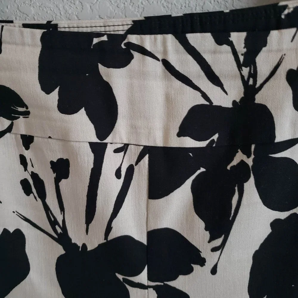 Joseph Ribkoff Women Size 8 Cream & Black Floral Pull On Pant Straight leg - Picture 4 of 6